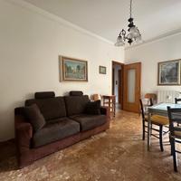 Loano ampio bilocale vicino al mare