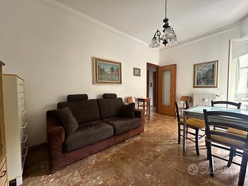 Loano ampio bilocale vicino al mare