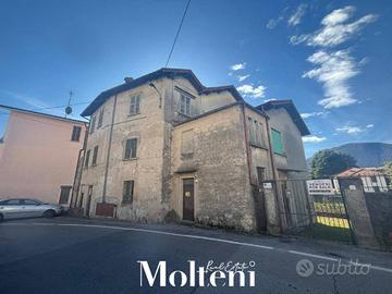 Casa indipendente di 197 m² con 5 locali e box aut