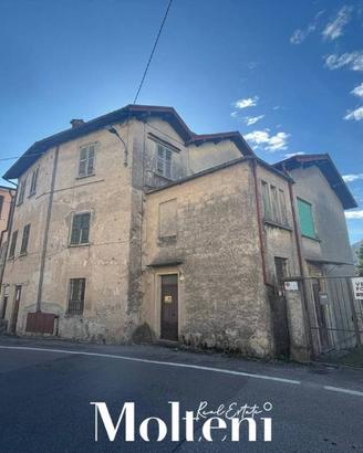 Casa indipendente di 197 m² con 5 locali e box aut
