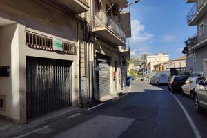 3 LOCALI A GIARDINI NAXOS