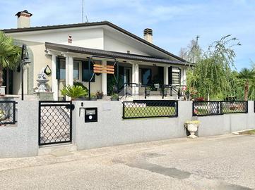 VILLA SINGOLA A CARLINO