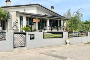 VILLA SINGOLA A CARLINO