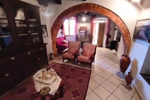 Casa indipendente su 3 livelli Tonara