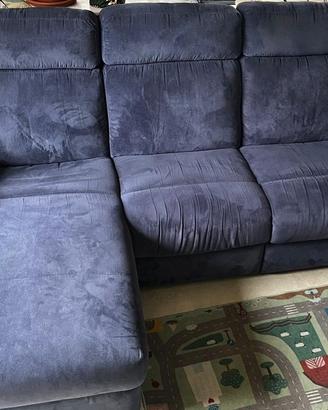 divano tre posti marca Semeraro con chaise longue