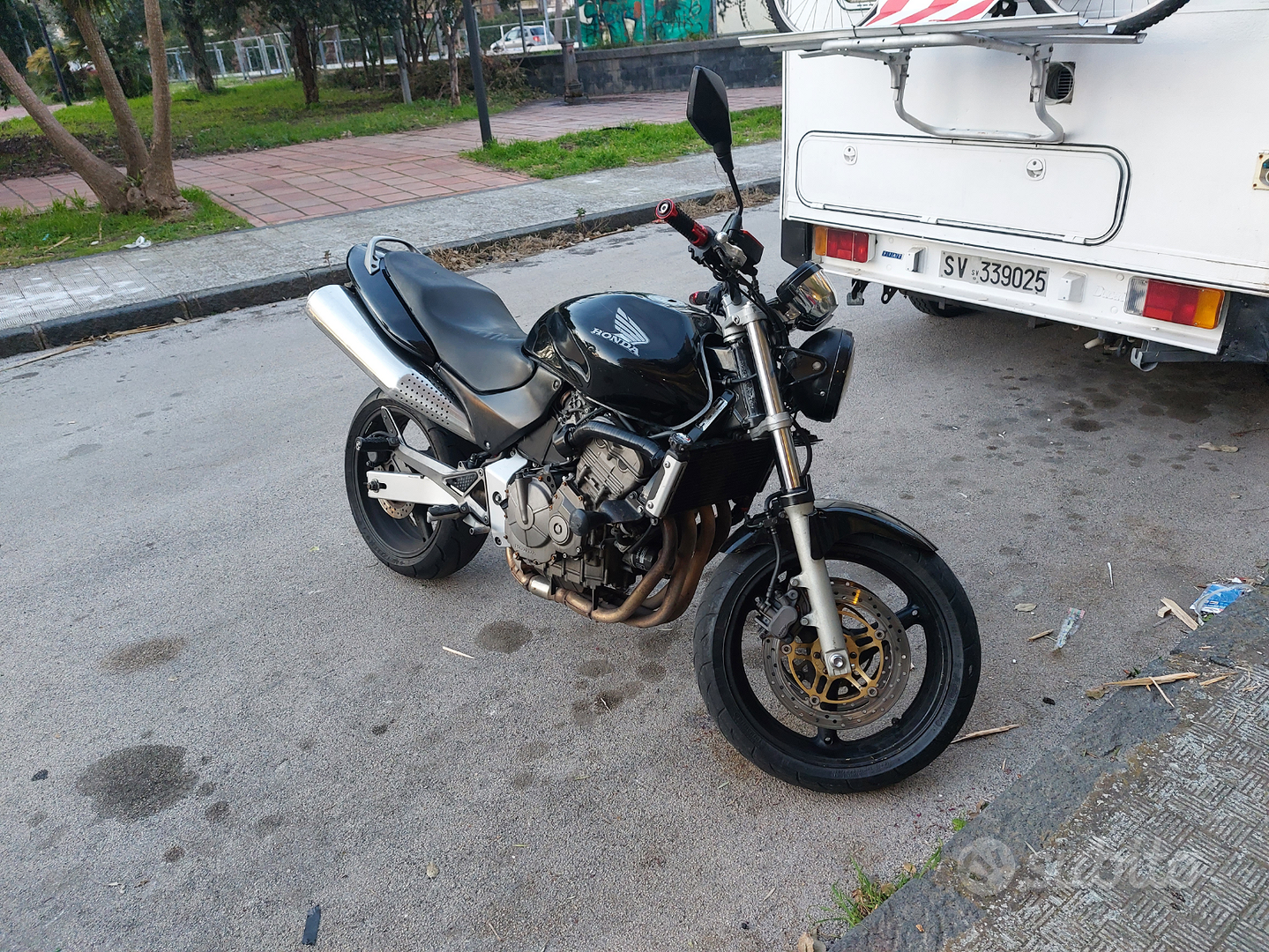 honda hornet 600 - 2009  Motomarche Latini - moto scooter Senigallia