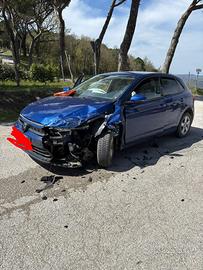 Polo 1000 80 CV 2023 lato guidato incidentato