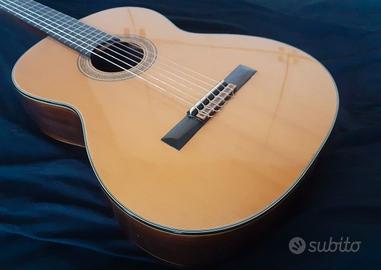 Chitarra classica Takamine