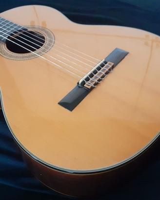 Chitarra classica Takamine