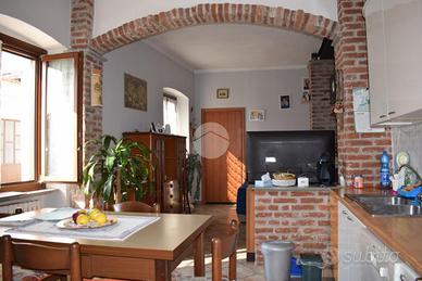 CASA DI CORTE A BENNA