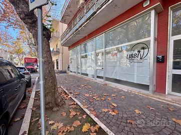 NEGOZIO A GIULIANOVA