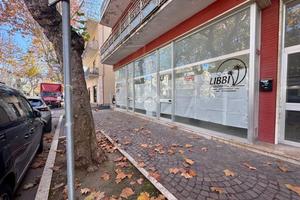 NEGOZIO A GIULIANOVA