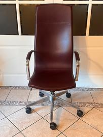 Poltrona direzionale in pelle bordeaux
