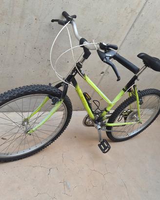 mountainbike/bmx  ruota 26 bel tenut