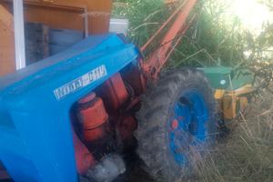  trattore agricolo 