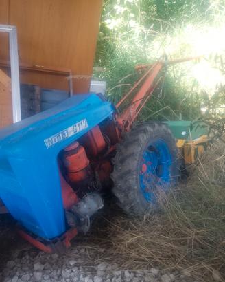  trattore agricolo 