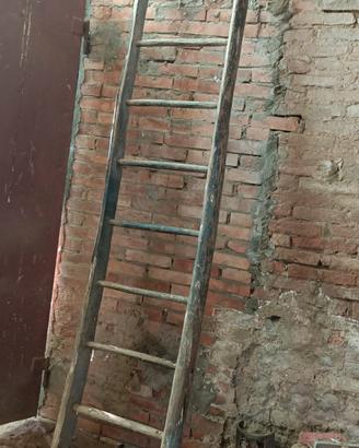 SCALA A PIOLI IN LEGNO 