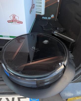 Robot Aspirapolvere Eufy con Base di Ricarica
