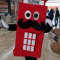 Mascotte cabina telefonica