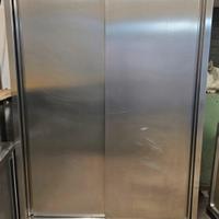 mobile armadio inox ante scorrevoli