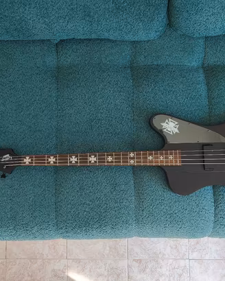 basso 4  epiphone blackbird Nikki six signature