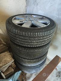 Gomme con cerchi in lega Ford Fiesta 16 pollici 