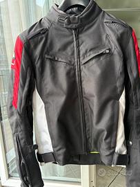 Giacca e pantaloni da moto con protezioni