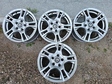 4 cerchi in lega da 15 pollici senza gomme