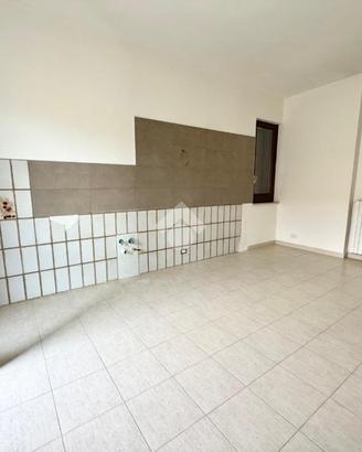 5 LOCALI A ROTONDI