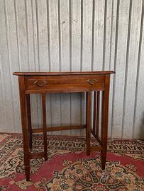 Tavolino in stile Liberty € 130,00