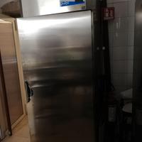 Armadio frigo 700 lt praticamente nuovo