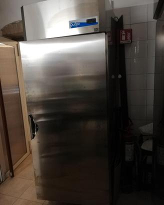 Armadio frigo 700 lt praticamente nuovo
