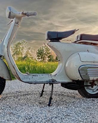 vespa 125 Anni 50 Targata VENEZIA  da passaggio 