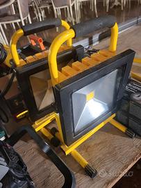 coppia faretto da cantiere a batteria 