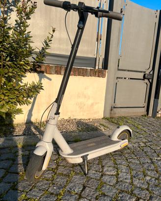 Ninebot Segway Kickscooter MaxG30- 65 km autonomia