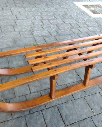 slittino vintage in legno 