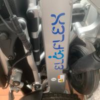 Sedia a rotelle elettrica come nuova