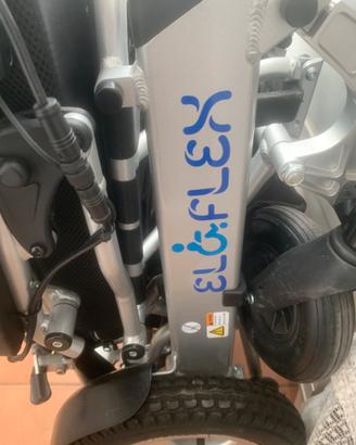 Sedia a rotelle elettrica come nuova