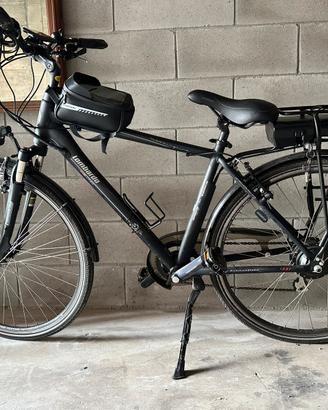 Bicicletta pedalata assistita