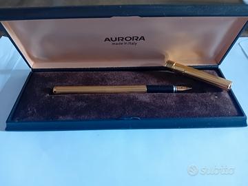 penna stilografica Aurora placcata oro 