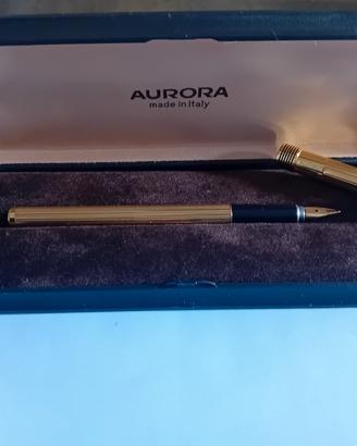 penna stilografica Aurora placcata oro 