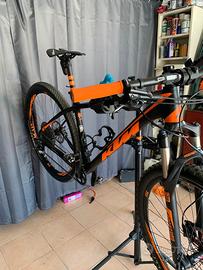 mtb ktm telaio in carbonio taglia M 29