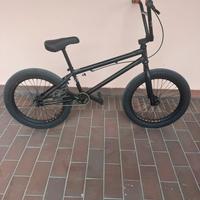 BMX Mongoose Legion L500