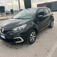 Renault Captur 1,5 dci 90cv total black da vetrina