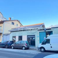 Via Gattinara - Commerciale possibilità cambio di