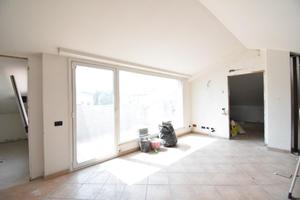 MAGAZZINO A RICCIONE