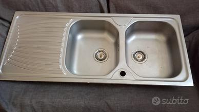 lavello e piano cottura 