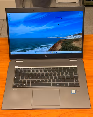Workstation HP ZBook Studio G5 - Xeon / 8GB / 256