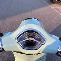 Piaggio Vespa 300 GTS - 2024