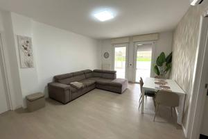 Appartamento di 107 m² con 4 locali e box auto a N